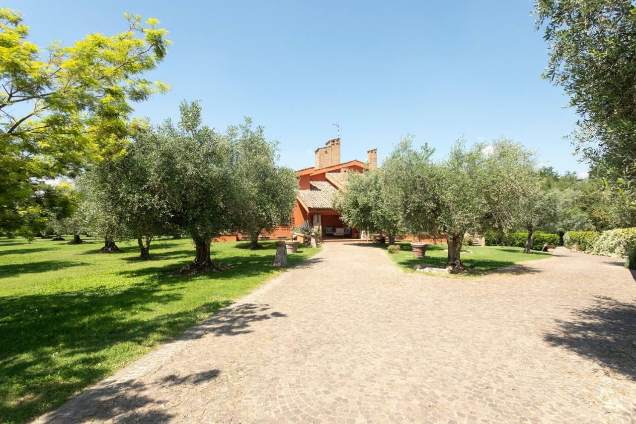 Villa In Via Della Marcigliana Casale Torre San Giovanni ภายนอก รูปภาพ