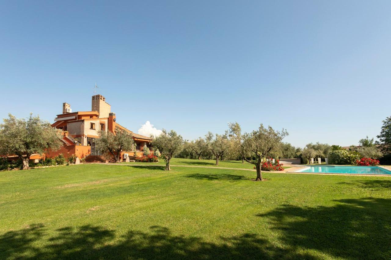 Villa In Via Della Marcigliana Casale Torre San Giovanni ภายนอก รูปภาพ