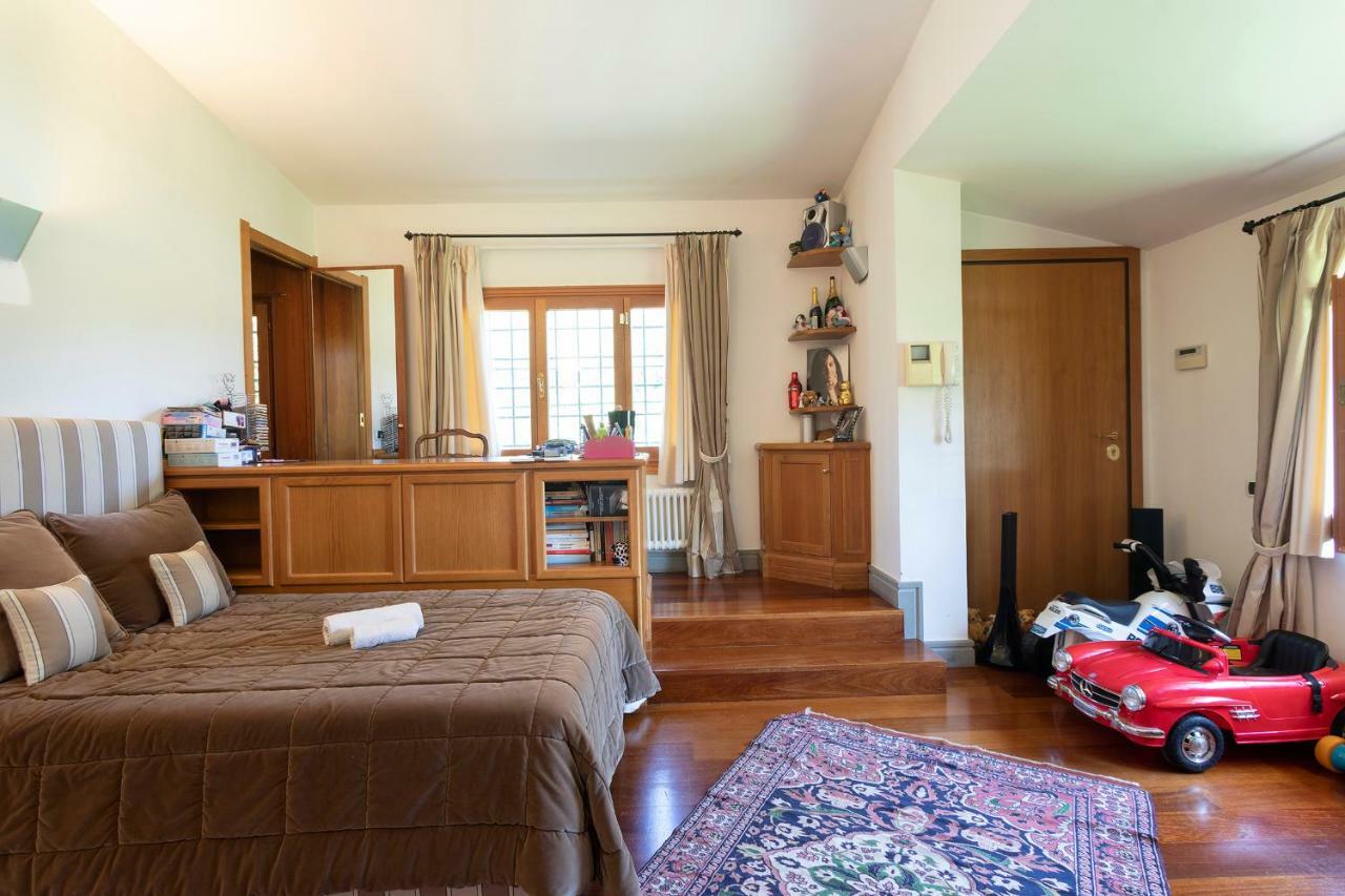 Villa In Via Della Marcigliana Casale Torre San Giovanni ภายนอก รูปภาพ