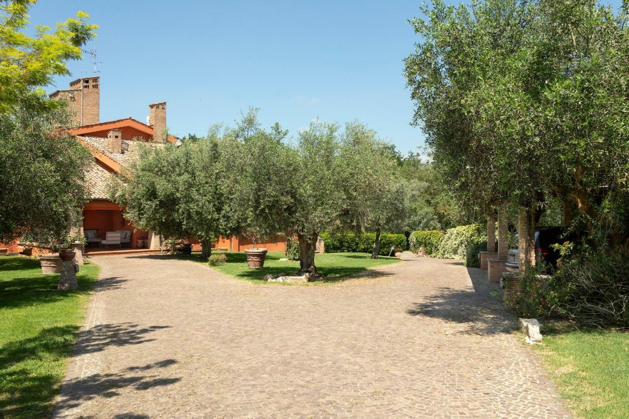 Villa In Via Della Marcigliana Casale Torre San Giovanni ภายนอก รูปภาพ