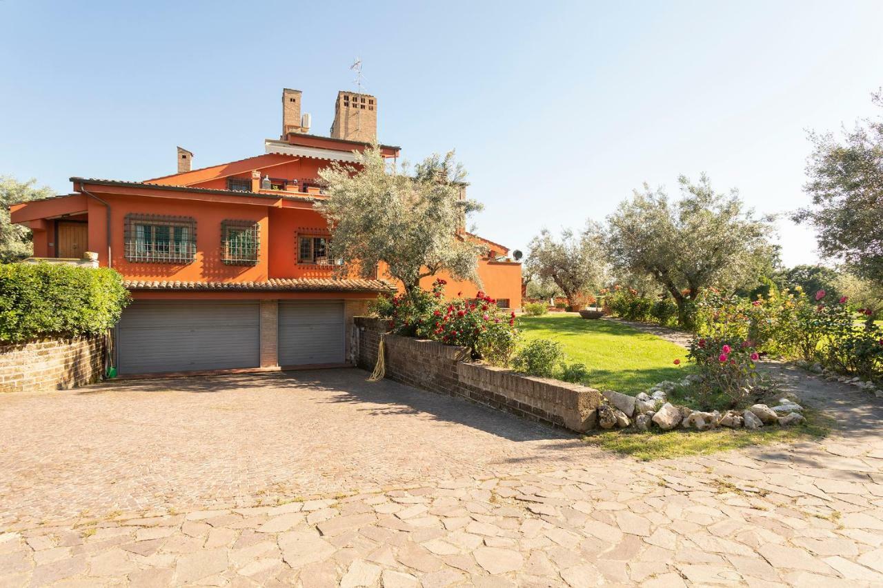 Villa In Via Della Marcigliana Casale Torre San Giovanni ภายนอก รูปภาพ