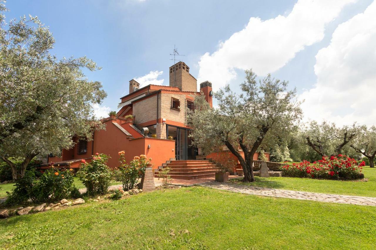 Villa In Via Della Marcigliana Casale Torre San Giovanni ภายนอก รูปภาพ